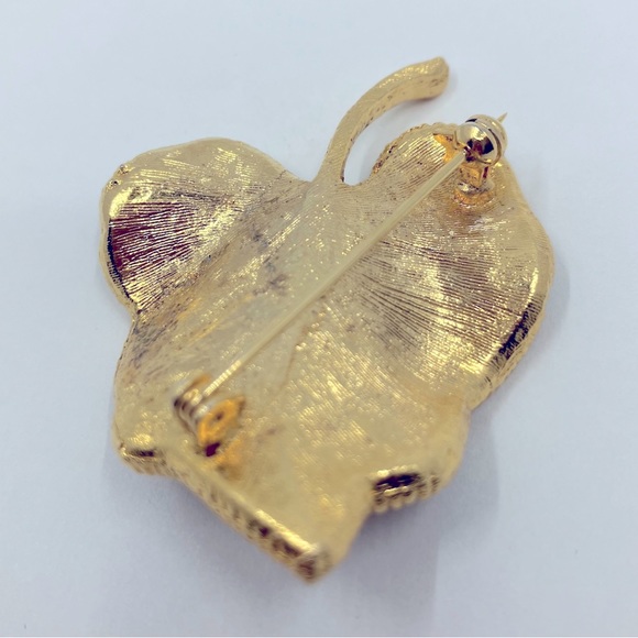 Vintage Marble-Like Rhinestones Pattern Earrings and Brooch Set - Picture 5 of 10